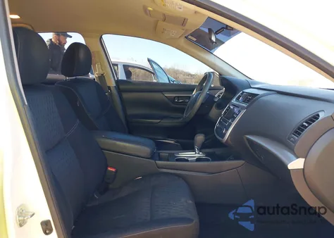 2018 Nissan Altima 2.5 S z USA, uszkodzony, nr VIN 1N4AL3AP5JC252616